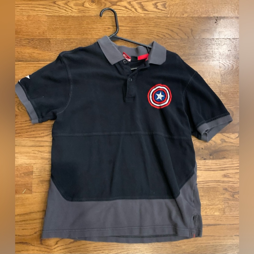 Mens Marvel Captain America polo-style shirt size S